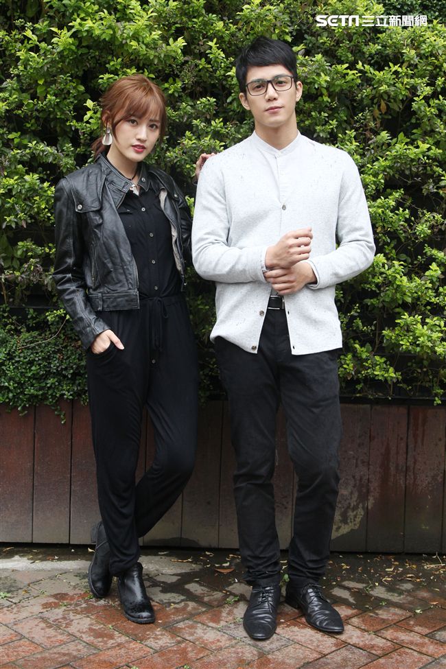 喬殷浩‧喬妹與性感女神梁以辰，拍攝意外車禍驚險場景。（記者邱榮吉/攝影）