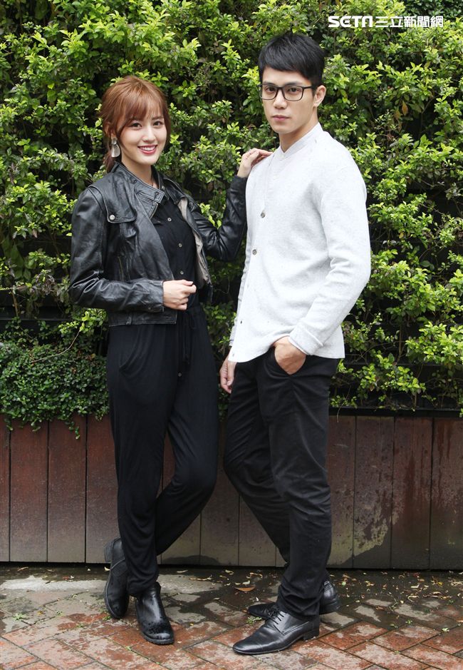 喬殷浩‧喬妹與性感女神梁以辰，拍攝意外車禍驚險場景。（記者邱榮吉/攝影）