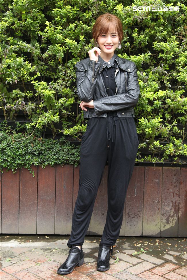 喬殷浩‧喬妹與性感女神梁以辰，拍攝意外車禍驚險場景。（記者邱榮吉/攝影）