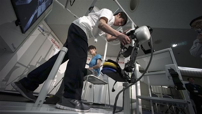 癱瘓病人的福音　豐田將推「機器腳」