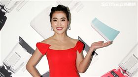 小嫻婚後很快樂勤練國標舞。（記者邱榮吉/攝影）