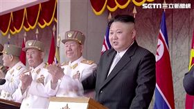 北韓太陽節大閱兵 新型潛射導彈亮相