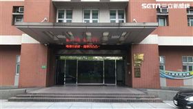 桃園分局王姓警員執行公務遭民眾打傷，法院僅判民眾賠警3800元，基層警罵：警察尊嚴不值錢。