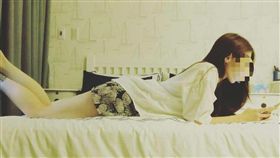 面容姣好、身材火辣的馬女竟竊取閨蜜證件賺騙手機轉賣換現。（圖／擷取自臉書）