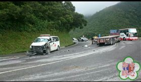 蘇花車禍　救護車撞拖板車