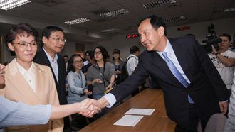 前瞻變「錢沾」　國民黨團批蔡又批柯