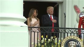 川普,梅蘭妮亞,復活節,國歌,舉手禮
（圖／翻攝自YouTube）