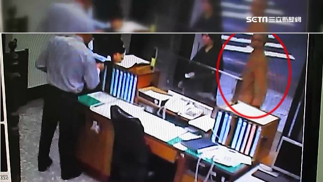 役男逃兵被通緝　投案竟穿袈裟變和尚
