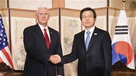 美國副總統彭斯、南韓代總統黃教安(圖／美聯社／達志影像)
