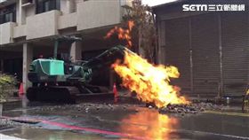 瓦斯管線遭挖破冒火苗　1工人遭燙傷