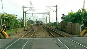 宜蘭四城站西正線南端武暖路平交道(台鐵提供)