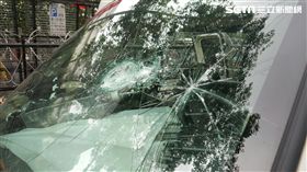 sng車被砸毀(新聞台拍攝)