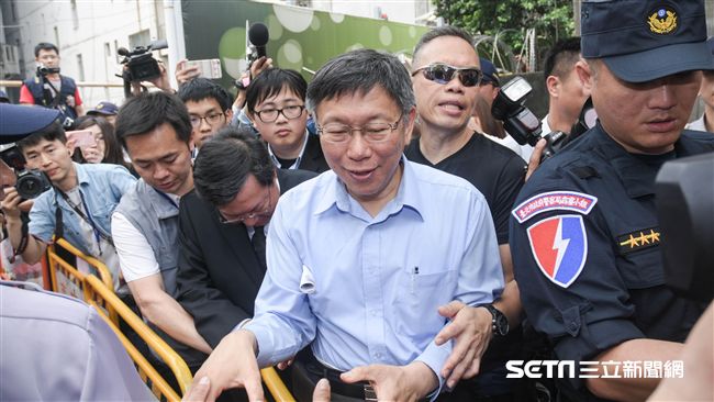 這樣就不模糊焦點？柯圍城中爭取前瞻