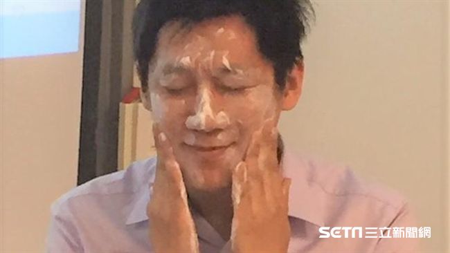 夏天臉油怕變痘痘人？洗臉水溫很重要