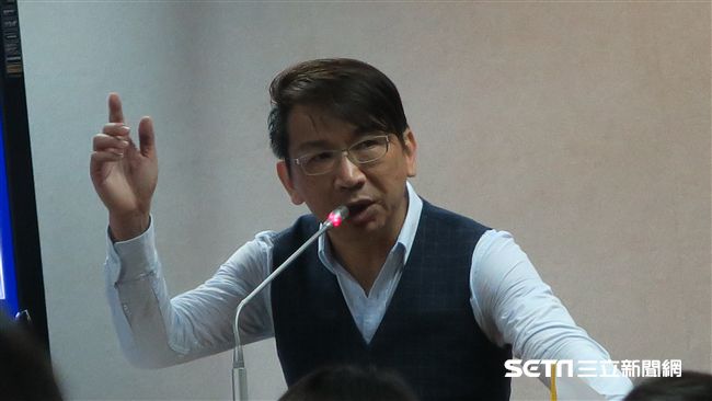 遭潑水、碰撞　徐永明：還是要來開會