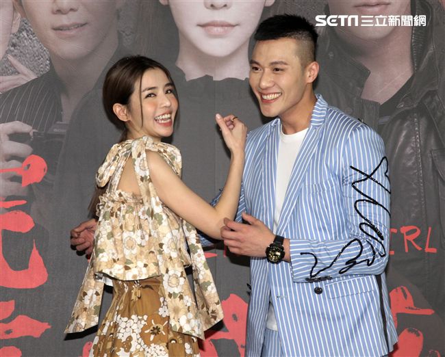 電影「最完美女孩」男女主角張睿家、李毓芬。（記者邱榮吉/攝影）