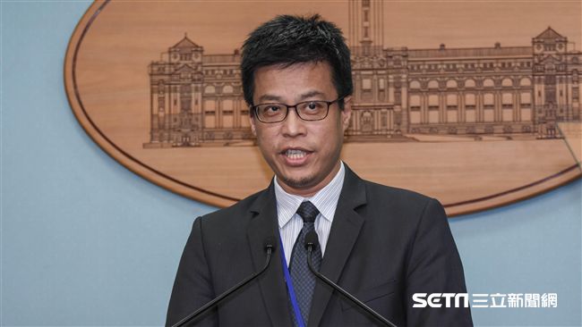 張向忠離台　總統府：依法令進行