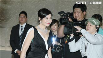 鍾楚紅亮麗現身甜喊：「最喜歡台灣」