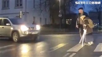 好心扶老人過馬路　差點發生悲劇