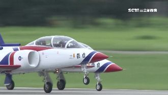 3軍機落地輪胎癟氣　疑人為操作不當