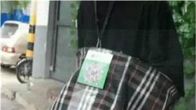 大陸,乞丐,山東,濟南,王府池子,QR碼,二維碼,乞討　圖／翻攝自微博