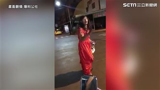 影／變裝阿伯　馬路上演深夜秀