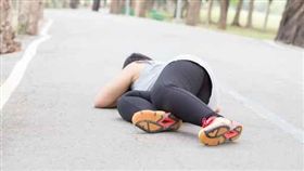 跌倒，慢跑，運動，跑步，摔倒，女，跑者（圖／美聯社、達志影像）
