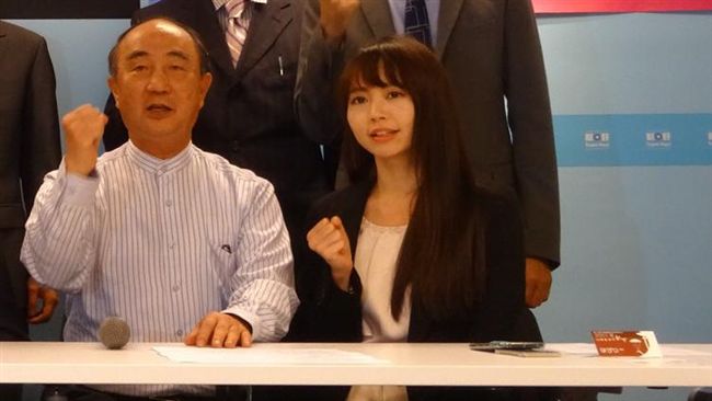 幫反年改辯護　「律師界林志玲」吸睛