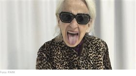 Instagram,時尚,模特兒,Ernestine Stollberg,老婆婆,阿嬤（kurier　https://kurier.at/style/ernestine-stollberg-94-und-wiens-coolstes-model/213.247.500）