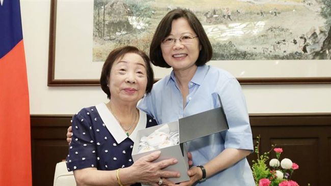 「答應您的事都有在做」小英悼蓮花嬤