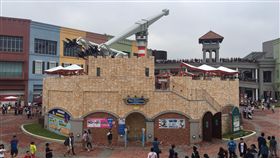 草衙道「天空飛行家」設施故障　遊客卡半空中1小時（圖／中央社）