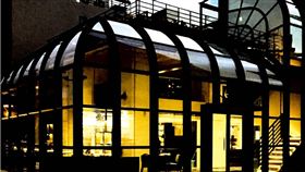 爆料公社,天母,義大利餐廳,紅酒,歧視,台灣人,收費,灌水,灌單,負評　圖／翻攝自臉書