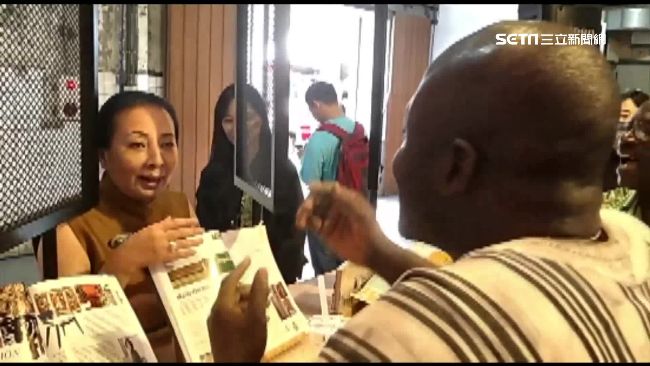 台英法語雞同鴨講　張花冠美得無包袱