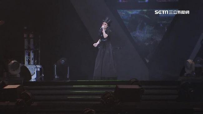 徐佳瑩二度攻蛋 熱舞過猛大秀&quot;內在美&quot;