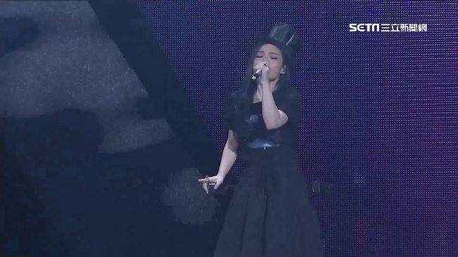 徐佳瑩二度攻蛋 熱舞過猛大秀&quot;內在美&quot;