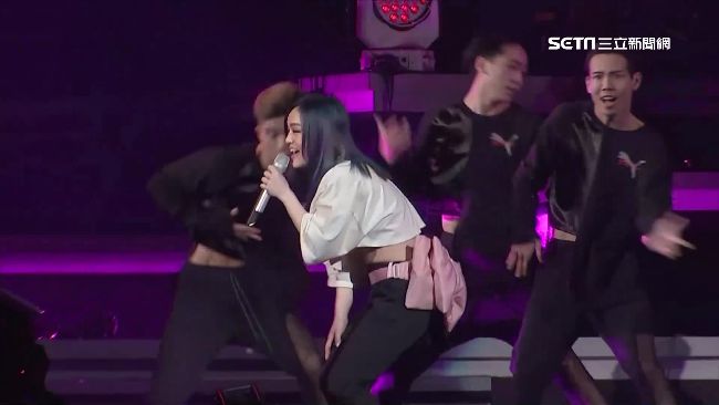 徐佳瑩二度攻蛋 熱舞過猛大秀&quot;內在美&quot;