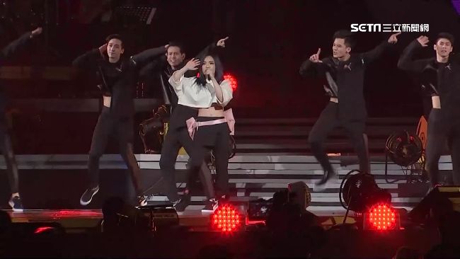 徐佳瑩二度攻蛋 熱舞過猛大秀&quot;內在美&quot;