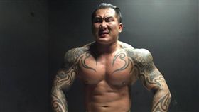 成吉思汗健身俱樂部「館長」陳之漢
https://www.facebook.com/photo.php?fbid=1139602922721398&set=pb.100000151038133.-2207520000.1492912877.&type=3&theater