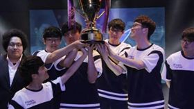 fw拿下lms春季季後賽冠軍 圖／翻攝自garena官網