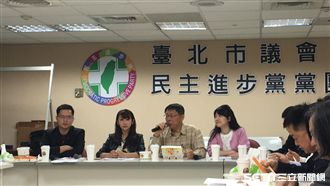 滿無奈的！柯赴市議會報告再怨朱立倫