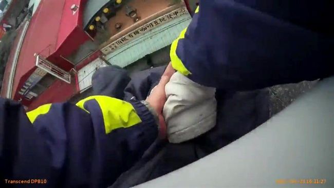 與閻王搶命　勇警奮不顧身救回失意男