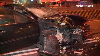 酒醉還上路！駕駛未減速撞上掃街車