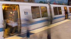 美國,舊金山,灣區,地鐵(臉書 https://www.facebook.com/bartsf/photos/a.10150557483501916.368924.44117131915/10154157732486916/?type=3&theater)