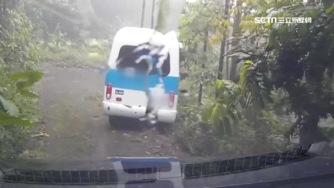 導航出包拐入山區！車主走1公里求救