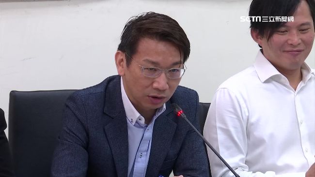 非唸法律簽字不算？黃國昌打臉徐永明