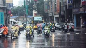 雨天,下雨,濕冷 （圖／攝影者m-louis .®Flickr CC License）
https://flic.kr/p/qEZHVC