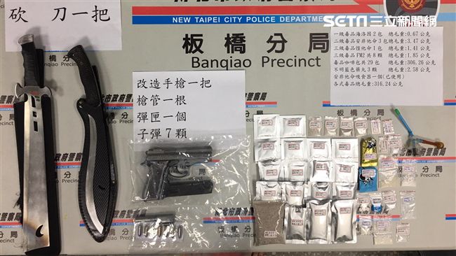 男持刀逼女友開門　勇警速抵喝斥趴下