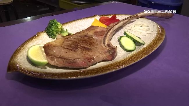 夜市開賣頂級牛排　吳寶春麵包當附餐