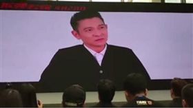 劉德華,華仔,拆彈專家,腰傷,復原,復健　圖／翻攝自秒拍