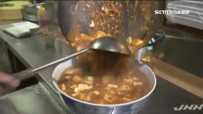 日推麻婆豆腐麵　一碗6kg比臉盆大